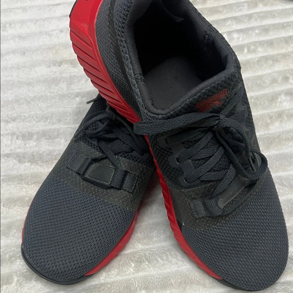 Reebok Men's Black and Red Athletic Sneakers